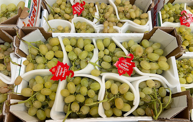 Uva Italia 2 Origine Italia prezzo 2,20-2,40 euro al chilo